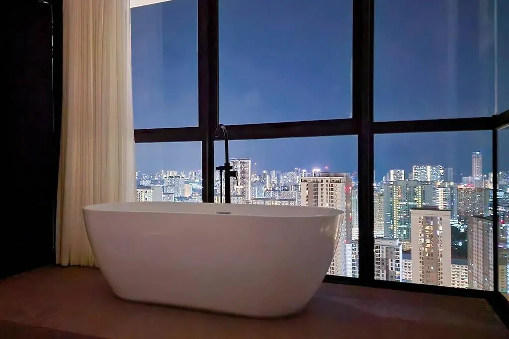 Bathtub With Seaview, 8Pax, Urban Suites - 5Km To Komtar George Town Apartment