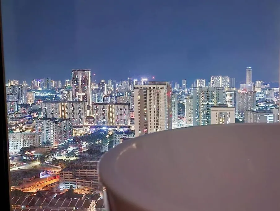 Apartment Bathtub With Seaview, 8Pax, Urban Suites - 5Km To Komtar George Town